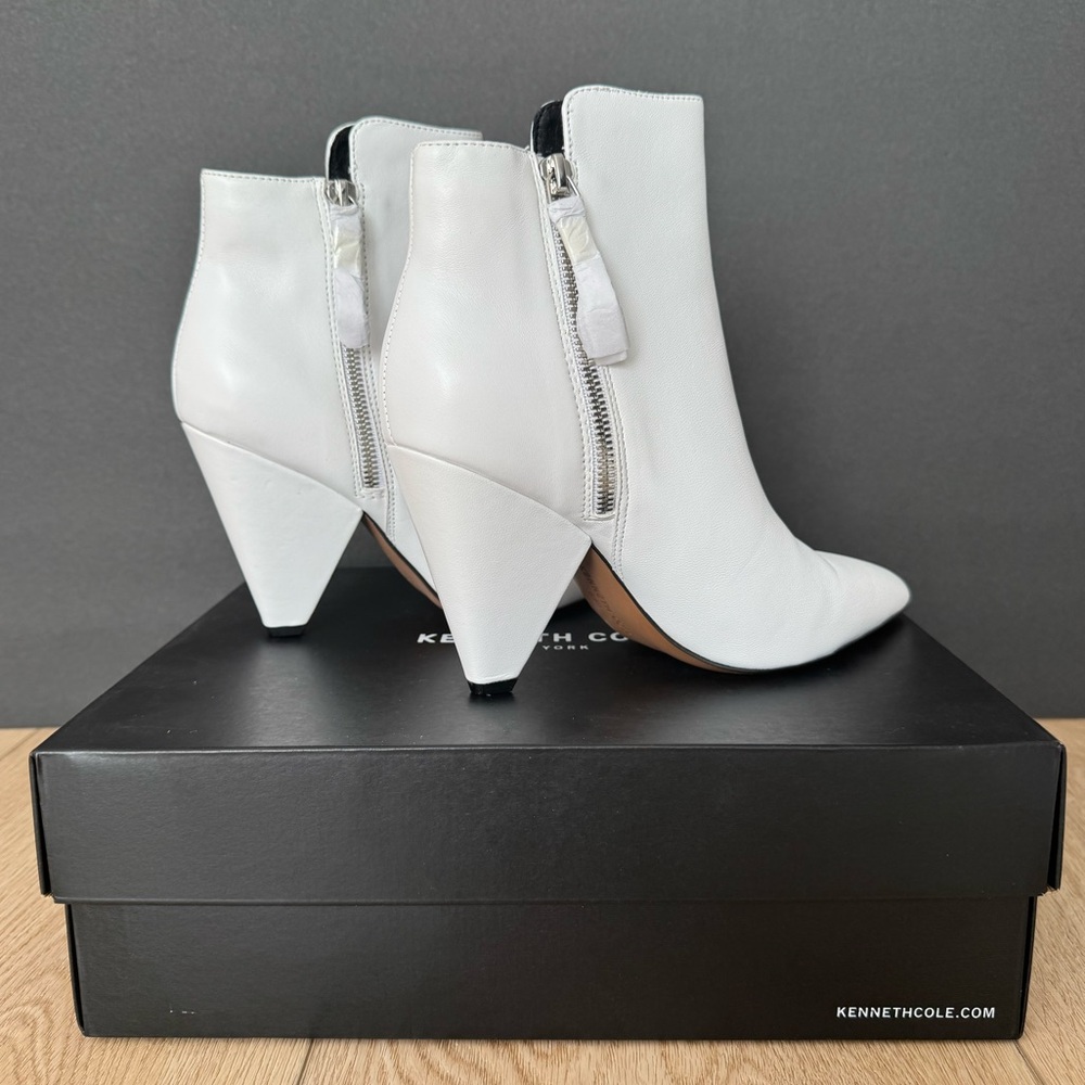 BRAND NEW Kenneth Cole New York Galway White Ankle Boot (Size 6 1/2) - Picture 4 of 7